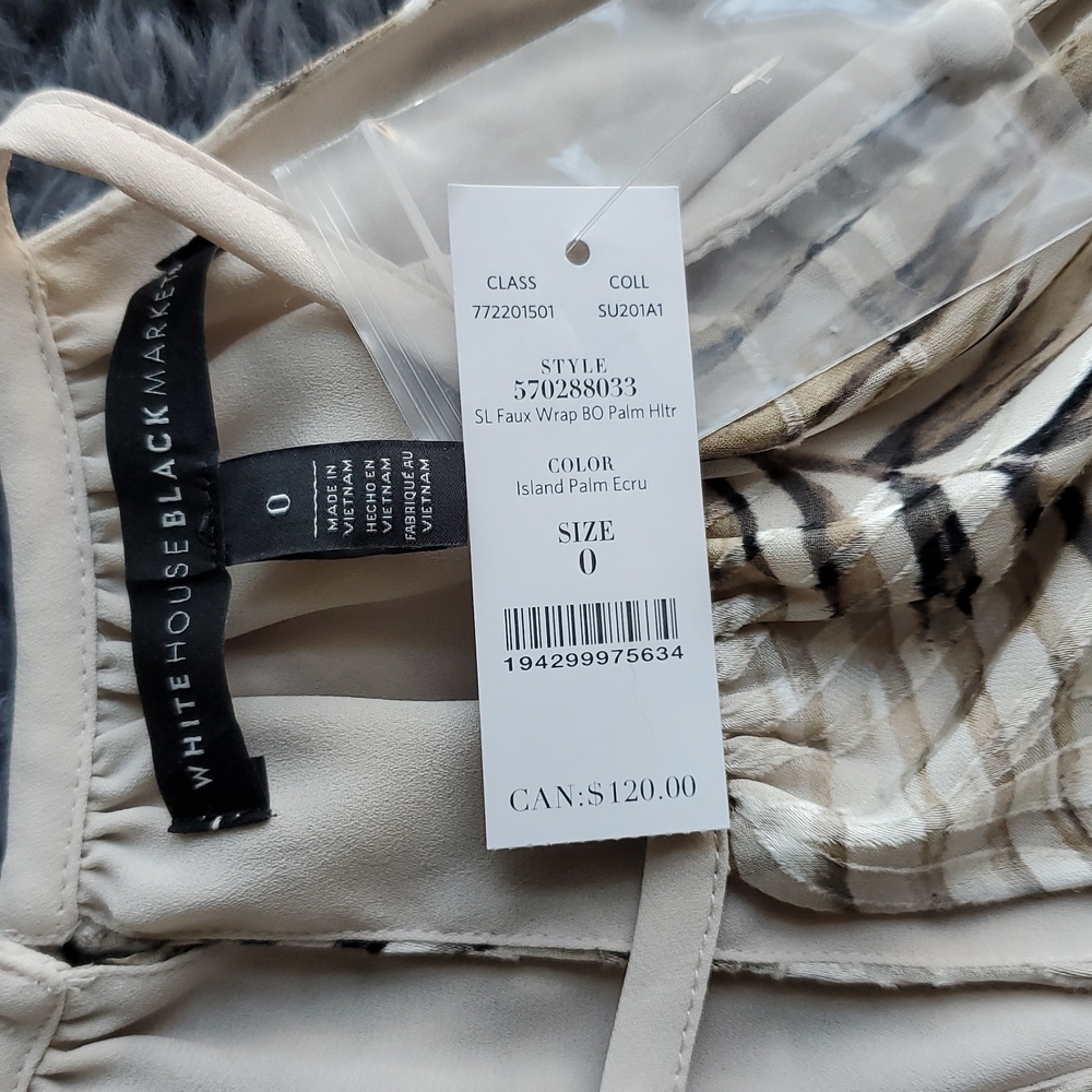 NWT White House Black Market Cream and Black Leaf Print Women's Top Size 0 - Picture 4 of 5